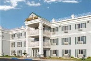 Quality Inn Sequoia Area voted 5th best hotel in Tulare