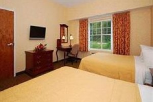 Quality Inn & Suites Maine Evergreen Hotel Image