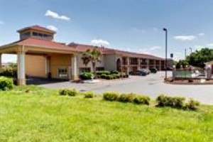 Quality Inn & Suites Monroe (North Carolina) voted 3rd best hotel in Monroe 