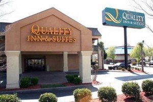 Quality Inn & Suites Six Flags Austell Image