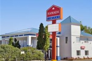 Ramada Limited Grand Forks Image