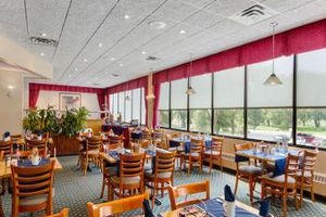 Ramada Hotel on the Bay Conference Resort - Belleville voted 2nd best hotel in Belleville