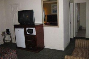 Redondo Inn and Suites Image