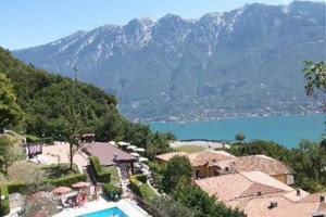 Residence La Rotonda Gardola di Tignale voted  best hotel in Tignale