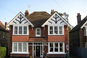 Rosemead Guest House Horley Image