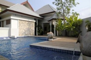 Royal Sammuk Villa voted  best hotel in Chonburi