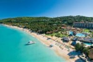 Sandals Grande Antigua Resort & Spa voted  best hotel in Dickenson Bay