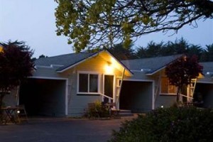 Shoreline Cottages Image
