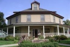 Sod Buster Inn Bed & Breakfast Image