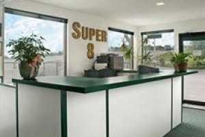 Super 8 Branson/South voted 2nd best hotel in Hollister 