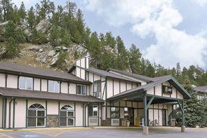 Super 8 Custer / Crazy Horse Area voted 7th best hotel in Custer