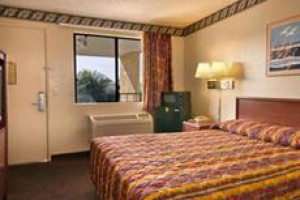 Super 8 Madera voted 5th best hotel in Madera