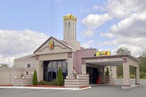 Super 8 Motel Pittston Image