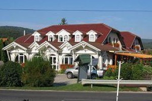 Sziget voted  best hotel in Tarjan