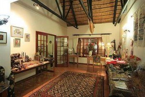 Thatchings Guest House Image