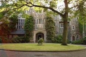 The Castle at Skylands Manor voted  best hotel in Ringwood 