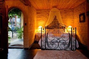 The Mudcastle voted  best hotel in Upper Moutere