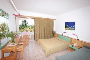 Tigaki Beach Hotel Image