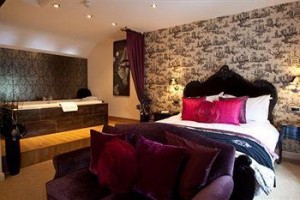 White Hart Royal Hotel voted 3rd best hotel in Moreton-in-Marsh