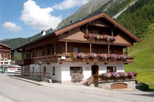 Willeiter Pension Tux Image