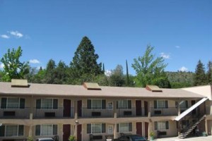 Yosemite Inn voted 3rd best hotel in Mariposa